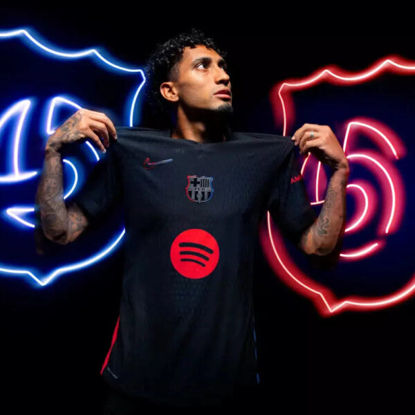 Barcelona 2024-25 Away Infantile Kit - Official Nike
